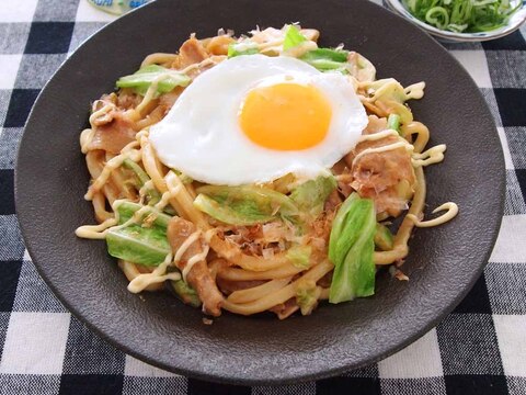 お好み焼うどん（チーズ豚玉うどん）